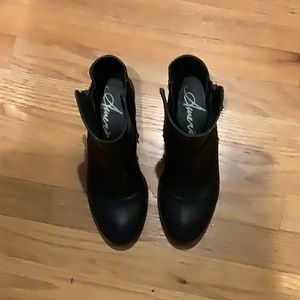 4/$12 Ankle booties